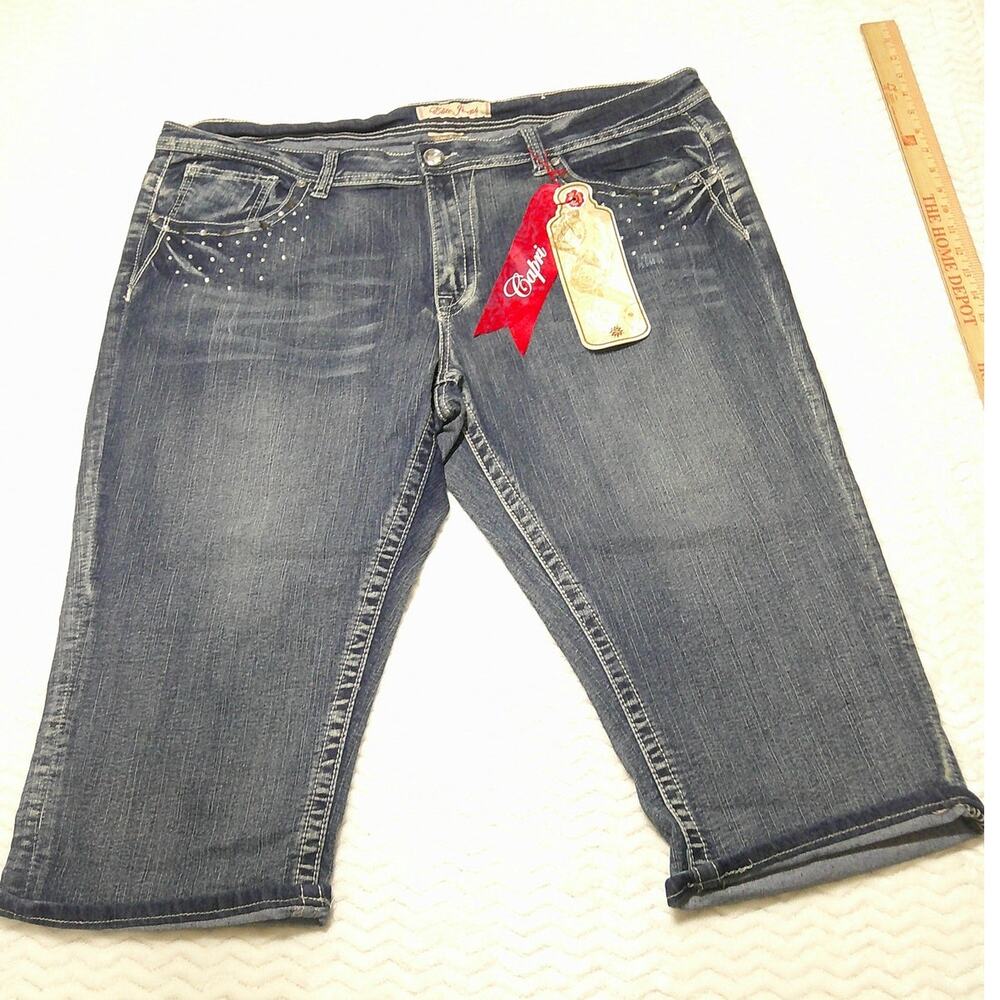 Elite Jeans Women's Plus Size 19/20 Blue Denim Capri Pants NWT Studd Embellished